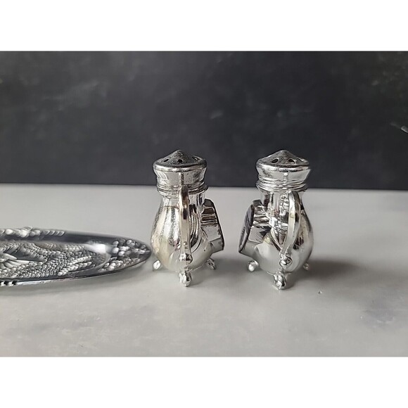 Vintage Metal Salt And Pepper Shakers Souvenir From Minnesota, READ FAIR - Picture 3 of 10